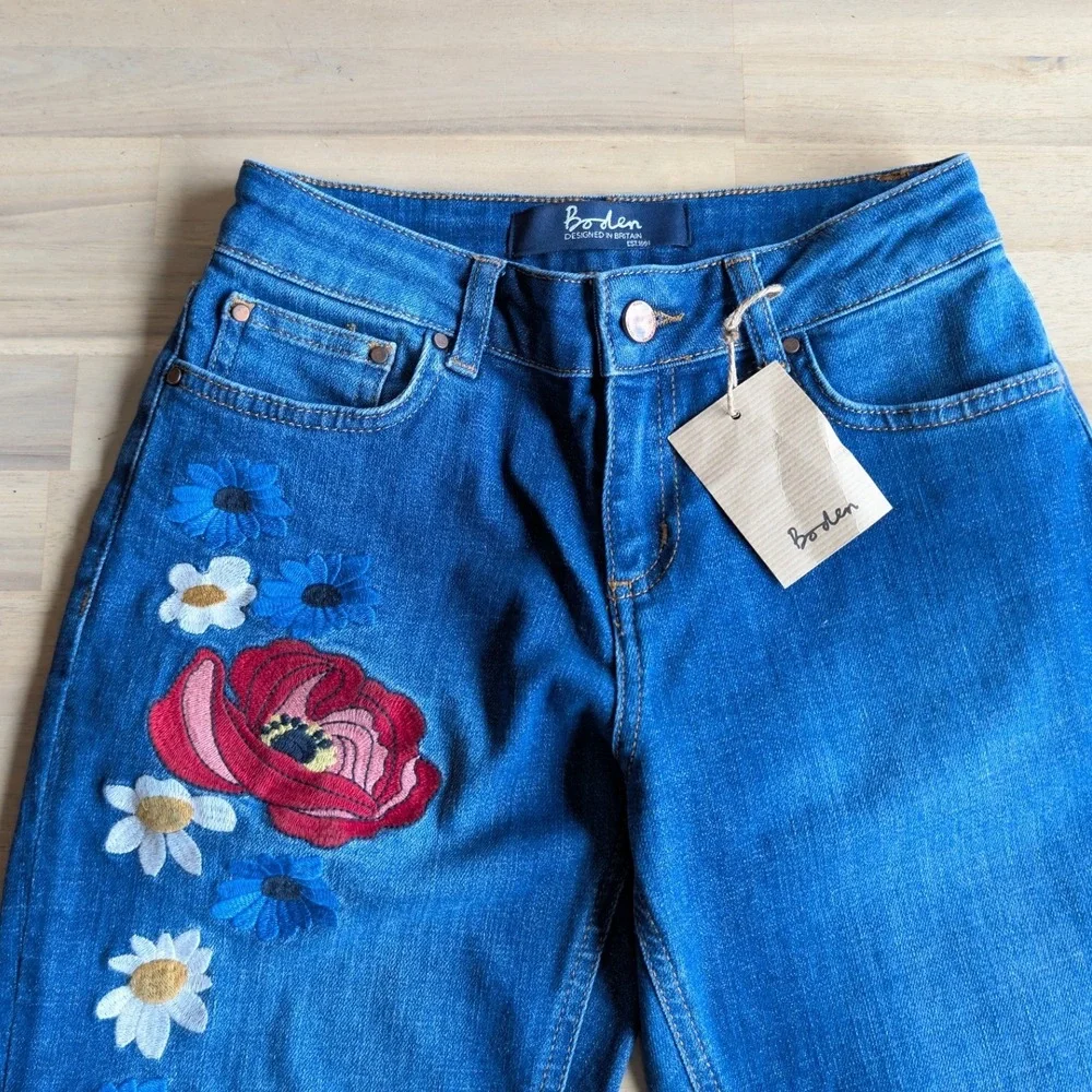 Boden The Cavendish Girlfriend Denim Jeans / Floral Embroidery NWOT Size 2 P‎
